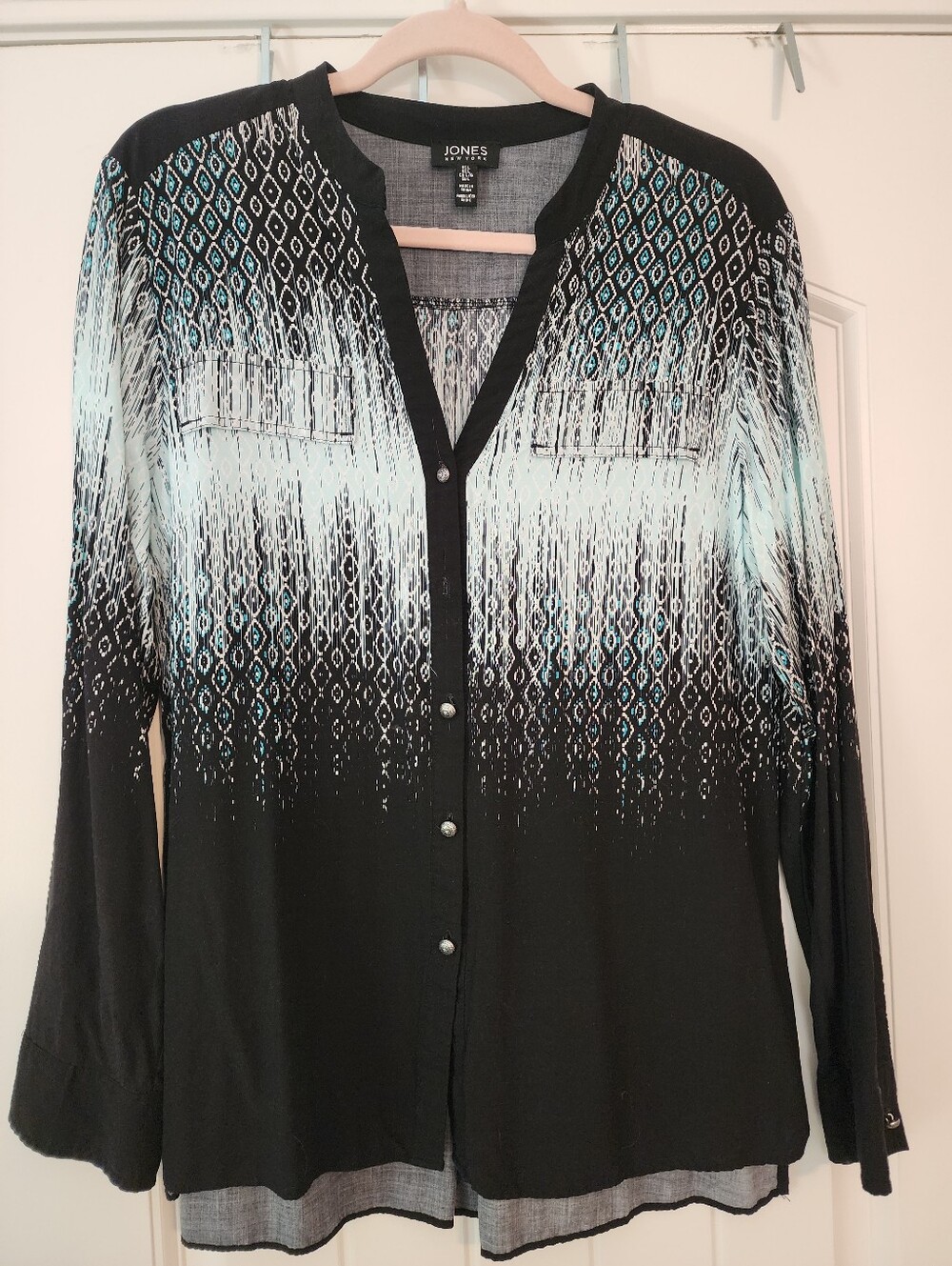 Jones New York Black and Aqua Ombre Button Up Shirt Vneck Large Long Sleeve